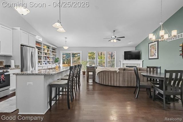 1938 Genoa Circle 13, Genoa Twp, MI 48843