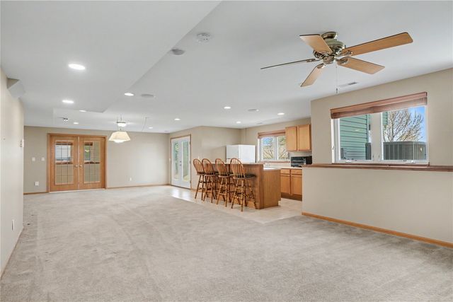 130 Bluff Drive, Fairfax, IA 52228