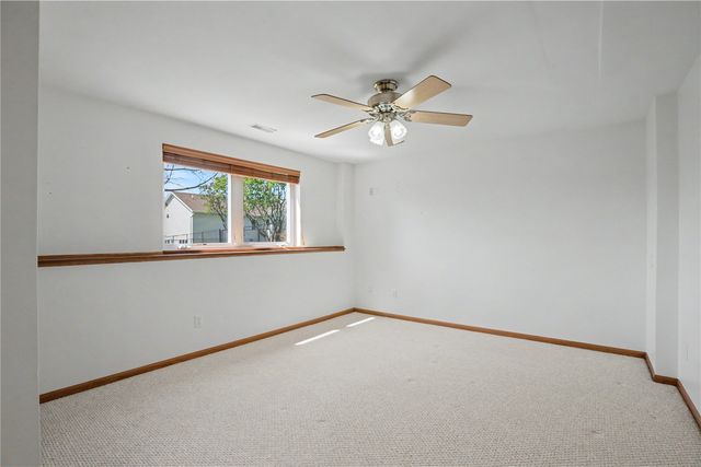 130 Bluff Drive, Fairfax, IA 52228