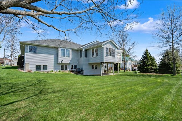 130 Bluff Drive, Fairfax, IA 52228