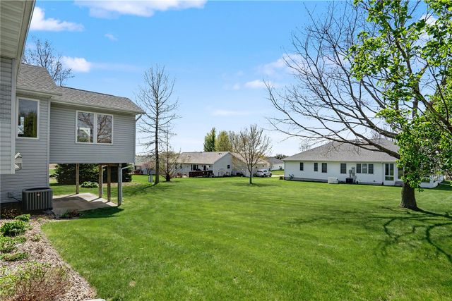 130 Bluff Drive, Fairfax, IA 52228