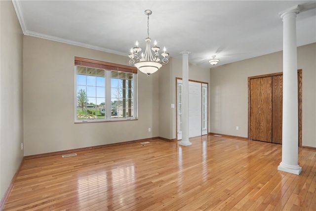130 Bluff Drive, Fairfax, IA 52228