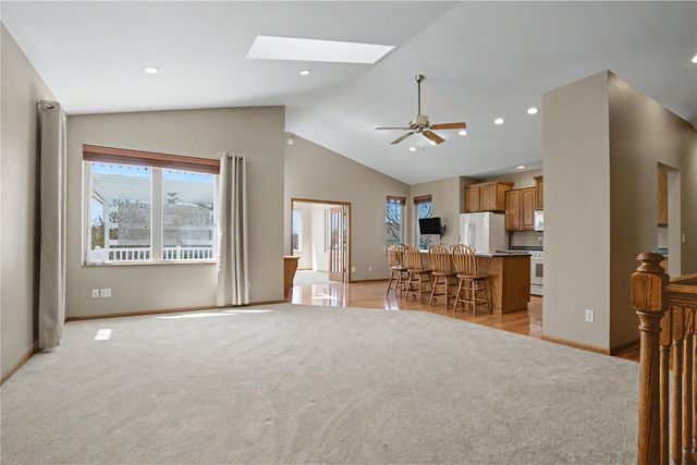 130 Bluff Drive, Fairfax, IA 52228
