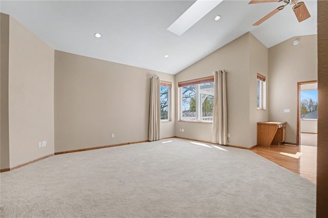 130 Bluff Drive, Fairfax, IA 52228