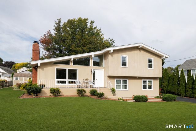 21 Fenbrook Road, Old Saybrook, CT 06475