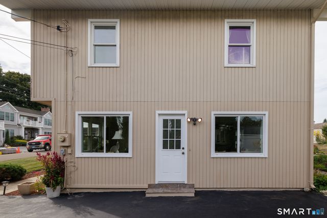 21 Fenbrook Road, Old Saybrook, CT 06475