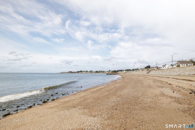 21 Fenbrook Road, Old Saybrook, CT 06475