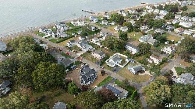 21 Fenbrook Road, Old Saybrook, CT 06475