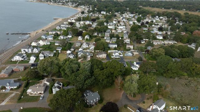 21 Fenbrook Road, Old Saybrook, CT 06475