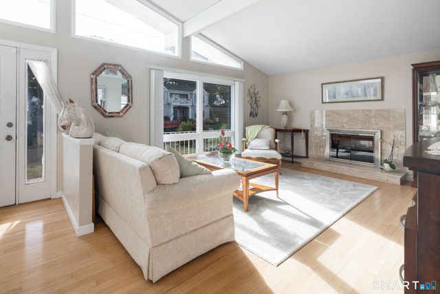 21 Fenbrook Road, Old Saybrook, CT 06475