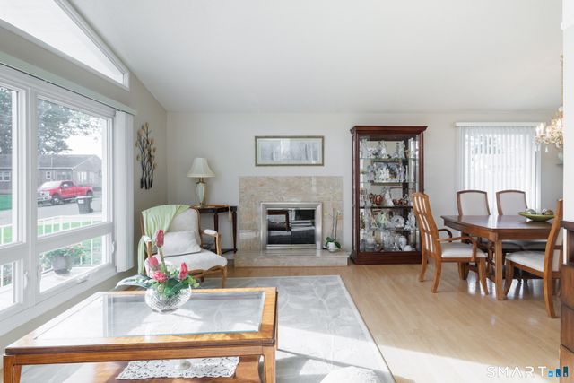 21 Fenbrook Road, Old Saybrook, CT 06475