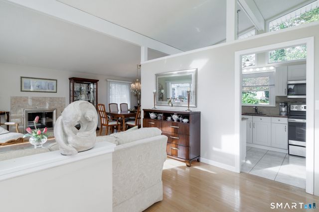 21 Fenbrook Road, Old Saybrook, CT 06475