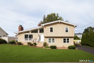 21 Fenbrook Road, Old Saybrook, CT 06475
