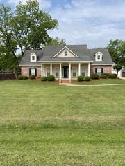 5814 Caspiana Lane, Bossier City, LA 71112
