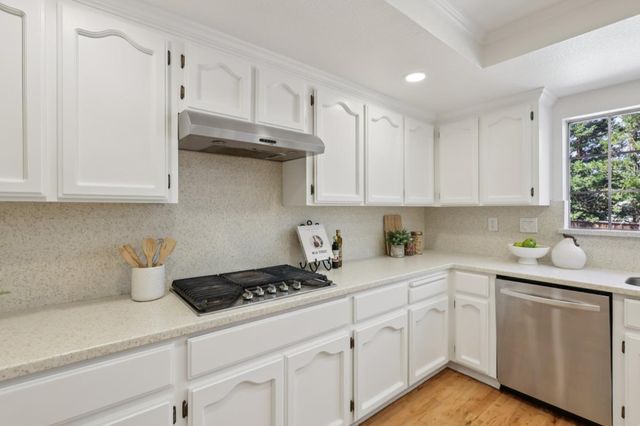 955 La Vista, Morgan Hill, CA 95037