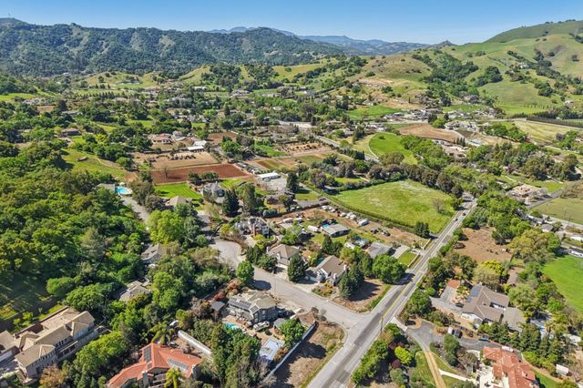 955 La Vista, Morgan Hill, CA 95037