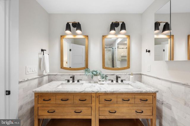 1421 MERIDIAN PL NW, Washington, DC 20010