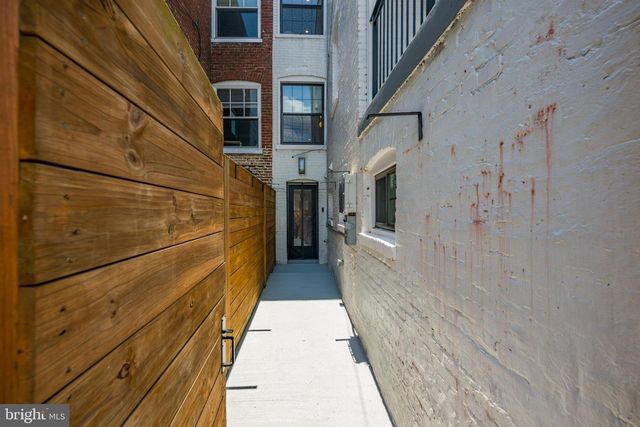 1421 MERIDIAN PL NW, Washington, DC 20010