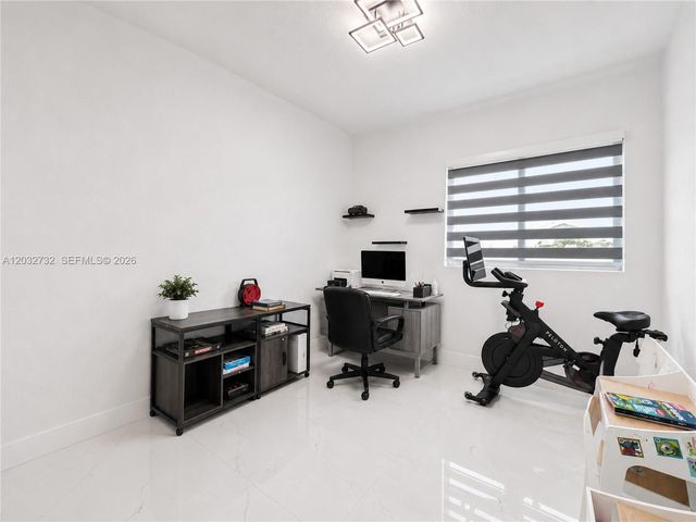 15490 SW 18th Ln, Miami, FL 33185
