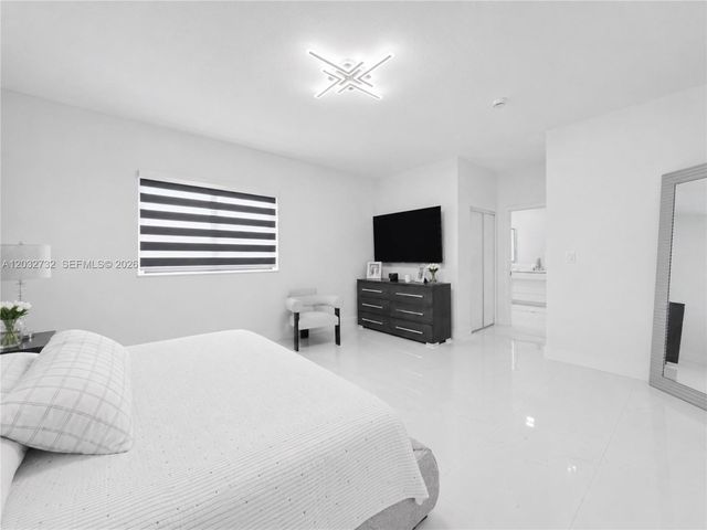 15490 SW 18th Ln, Miami, FL 33185