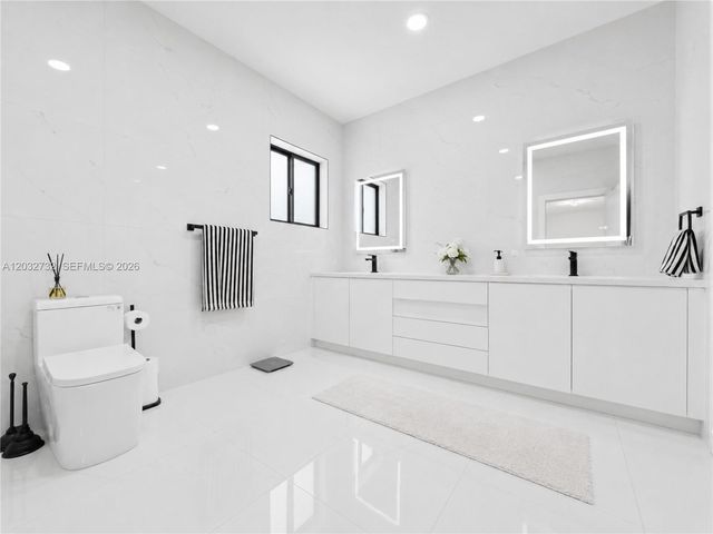 15490 SW 18th Ln, Miami, FL 33185