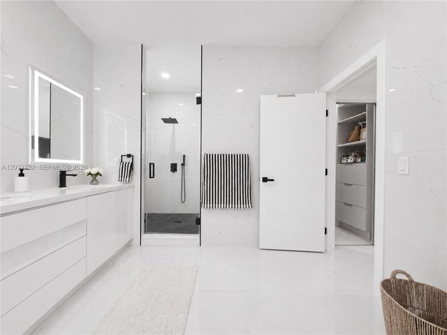 15490 SW 18th Ln, Miami, FL 33185