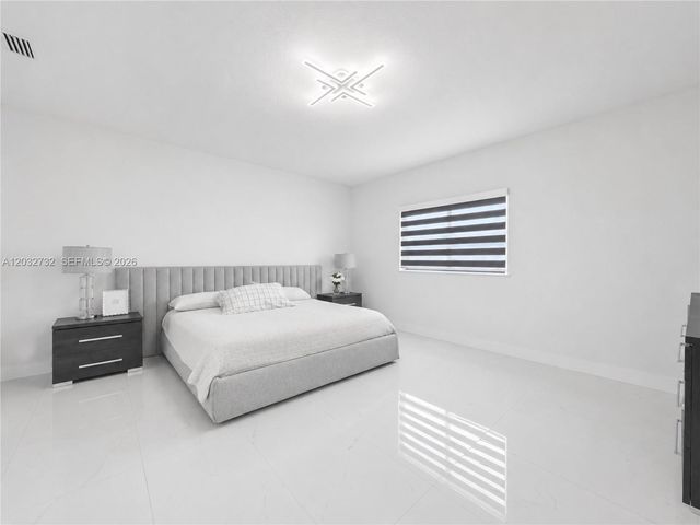 15490 SW 18th Ln, Miami, FL 33185