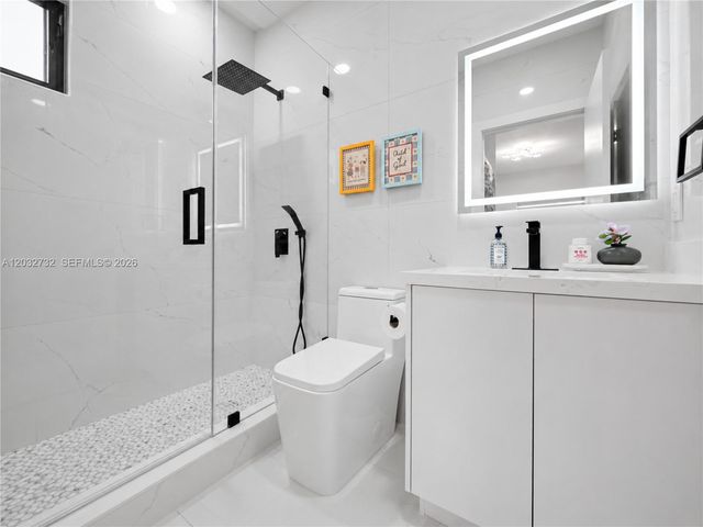 15490 SW 18th Ln, Miami, FL 33185