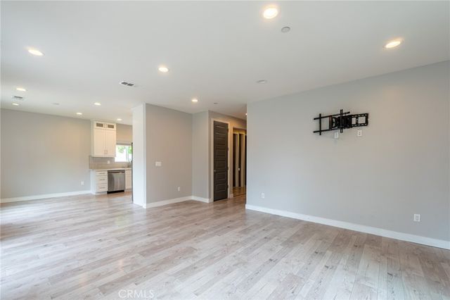 6938 Peach Avenue, Van Nuys, CA 91406