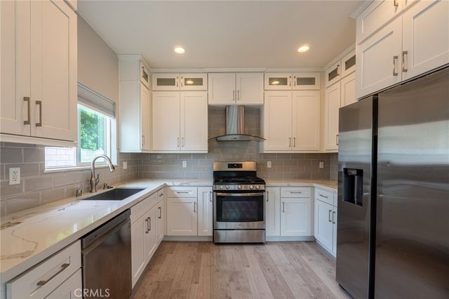6938 Peach Avenue, Van Nuys, CA 91406