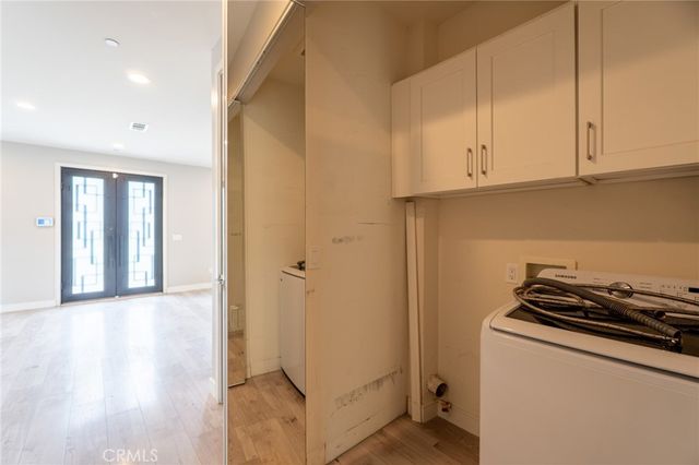 6938 Peach Avenue, Van Nuys, CA 91406