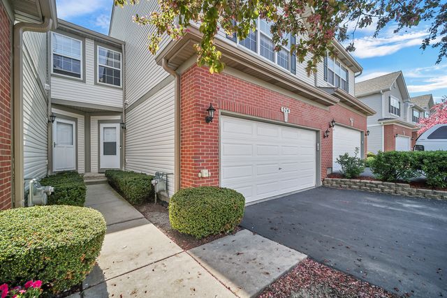 574 N Fox Trail 574, Round Lake, IL 60073