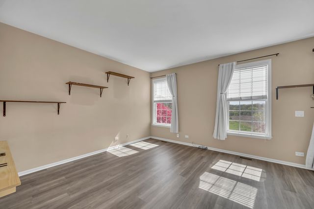 574 N Fox Trail 574, Round Lake, IL 60073