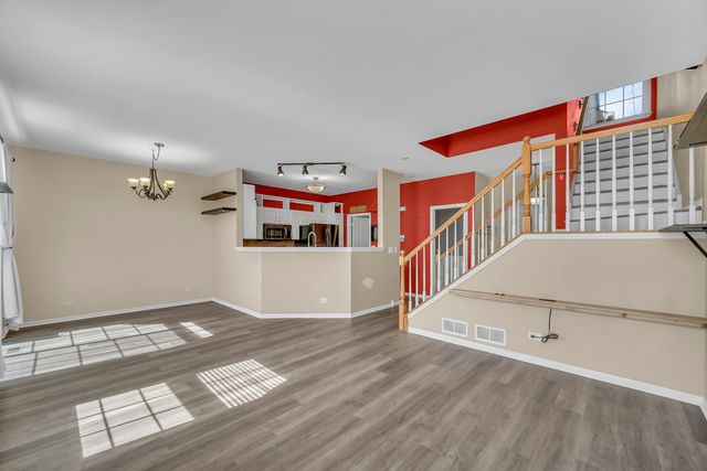 574 N Fox Trail 574, Round Lake, IL 60073