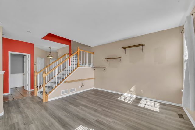 574 N Fox Trail 574, Round Lake, IL 60073