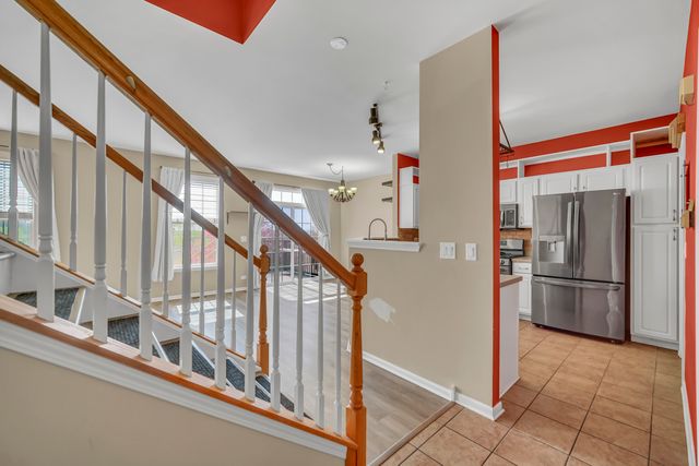574 N Fox Trail 574, Round Lake, IL 60073
