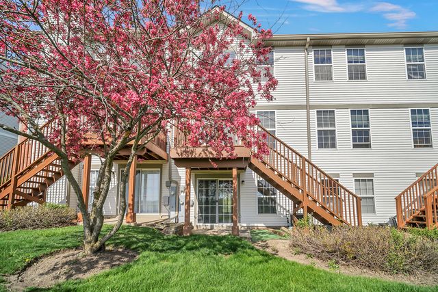 574 N Fox Trail 574, Round Lake, IL 60073