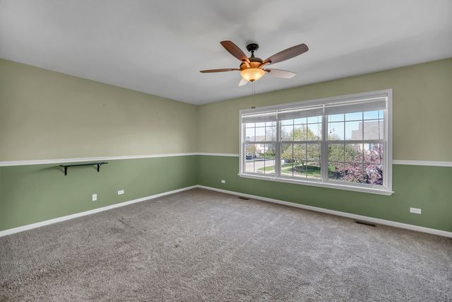 574 N Fox Trail 574, Round Lake, IL 60073