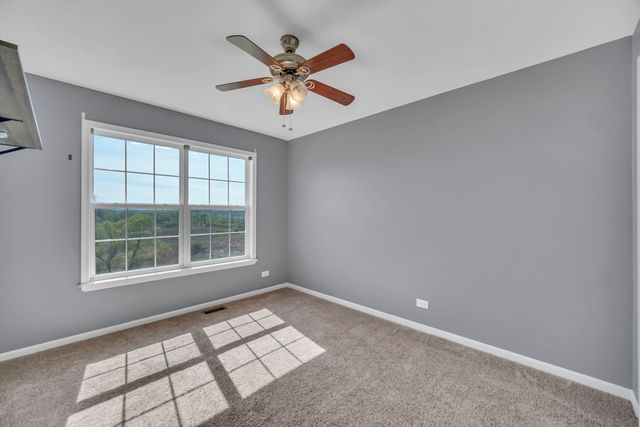 574 N Fox Trail 574, Round Lake, IL 60073