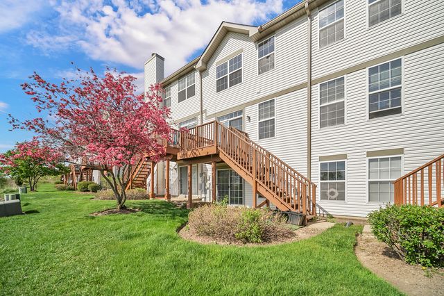 574 N Fox Trail 574, Round Lake, IL 60073