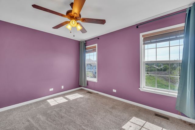 574 N Fox Trail 574, Round Lake, IL 60073