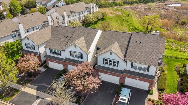 574 N Fox Trail 574, Round Lake, IL 60073