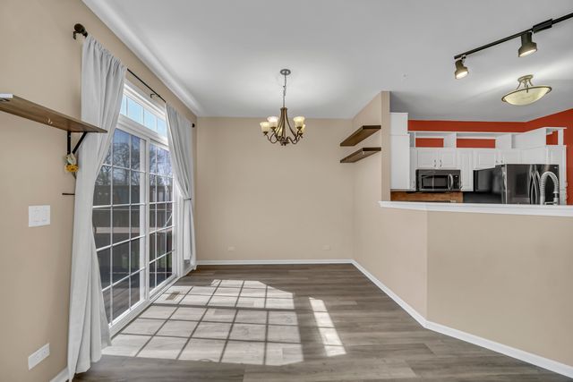 574 N Fox Trail 574, Round Lake, IL 60073