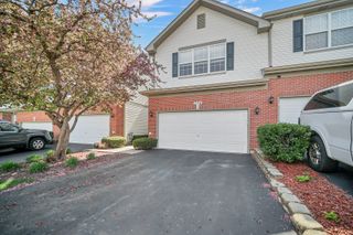 574 N Fox Trail 574, Round Lake, IL 60073