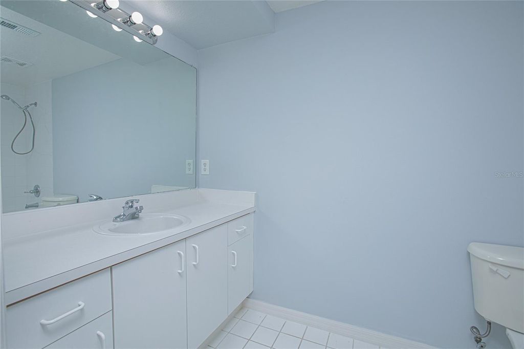 Image 18 of property listing at 522 VILLA DEL SOL CIRCLE 102, Orlando, FL 32824