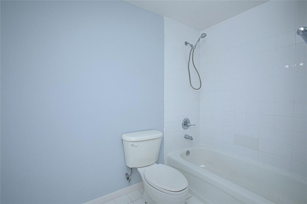 Image 19 of property listing at 522 VILLA DEL SOL CIRCLE 102, Orlando, FL 32824