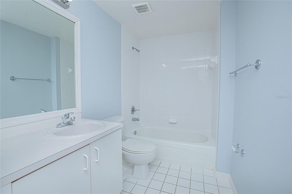 Image 20 of property listing at 522 VILLA DEL SOL CIRCLE 102, Orlando, FL 32824