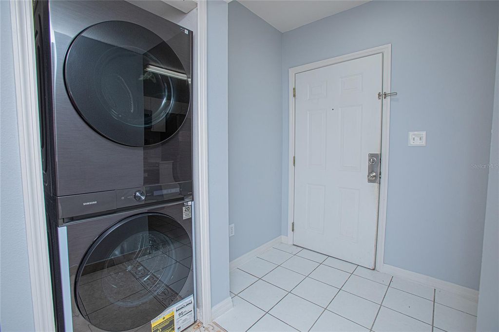 Image 24 of property listing at 522 VILLA DEL SOL CIRCLE 102, Orlando, FL 32824