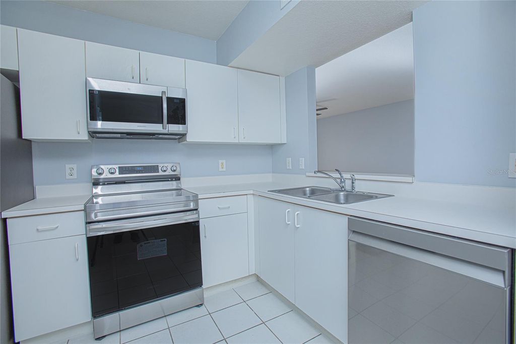 Image 25 of property listing at 522 VILLA DEL SOL CIRCLE 102, Orlando, FL 32824