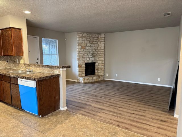 9810 Roxanna DR D, Austin, TX 78748